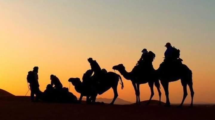 Pueblo Touareg - Private Tents Мерцуга Екстериор снимка